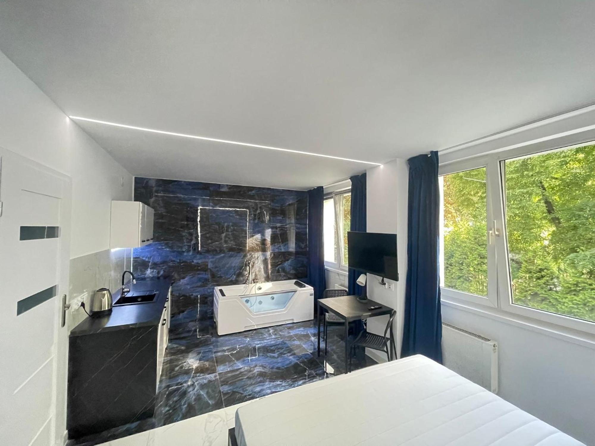 Butas Yourapart Karmelicka Z Jacuzzi Warsaw