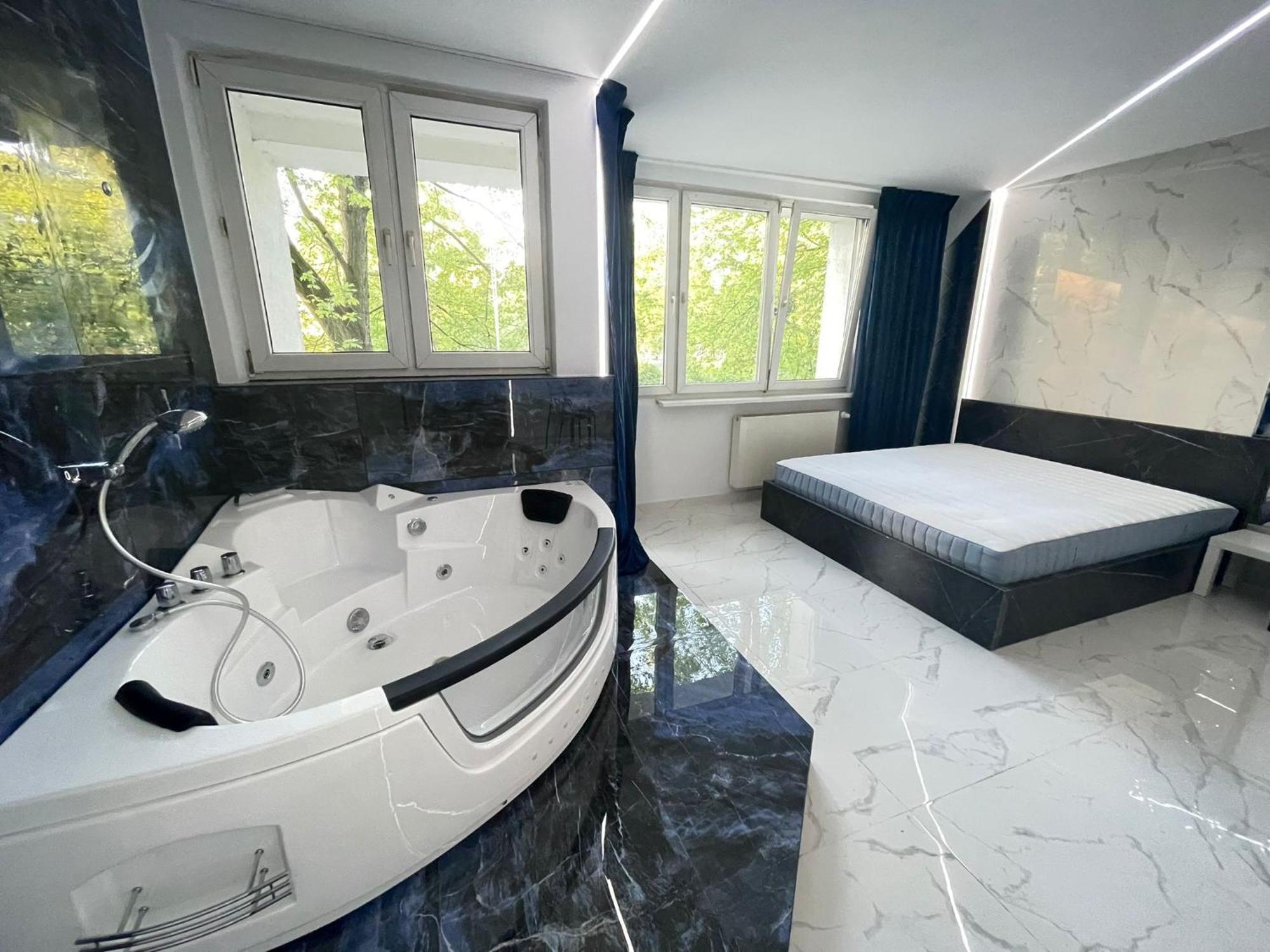 Butas Yourapart Karmelicka Z Jacuzzi