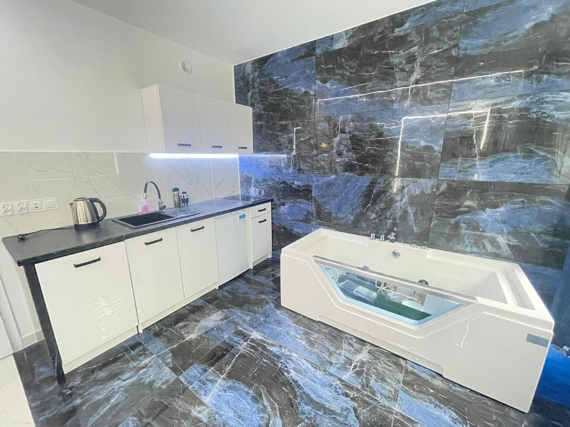 Butas Yourapart Karmelicka Z Jacuzzi *